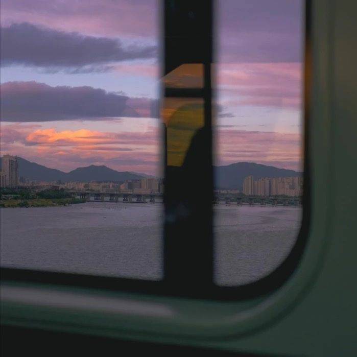 떠난다